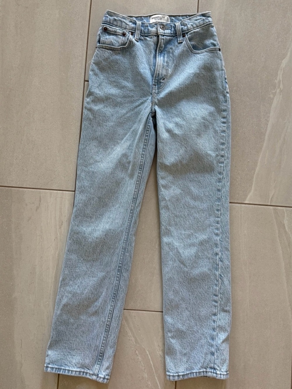 Abercrombie & Fitch The ’90s Straight Ultra High Rise Jeans Size 23 Light Wash